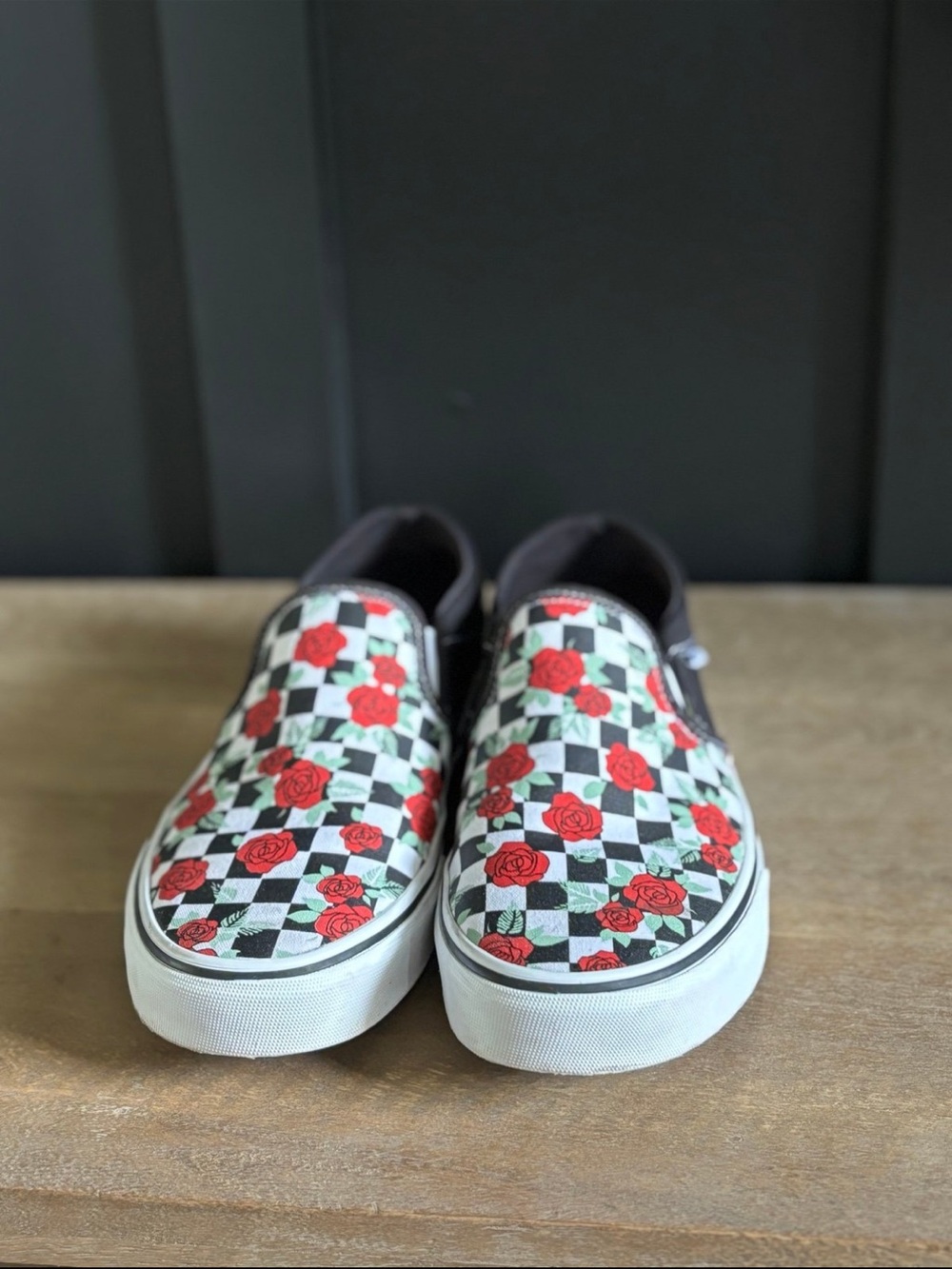 VANS black & white checkered shoes with Roses. Women’s size 10 - Picture 4 of 5